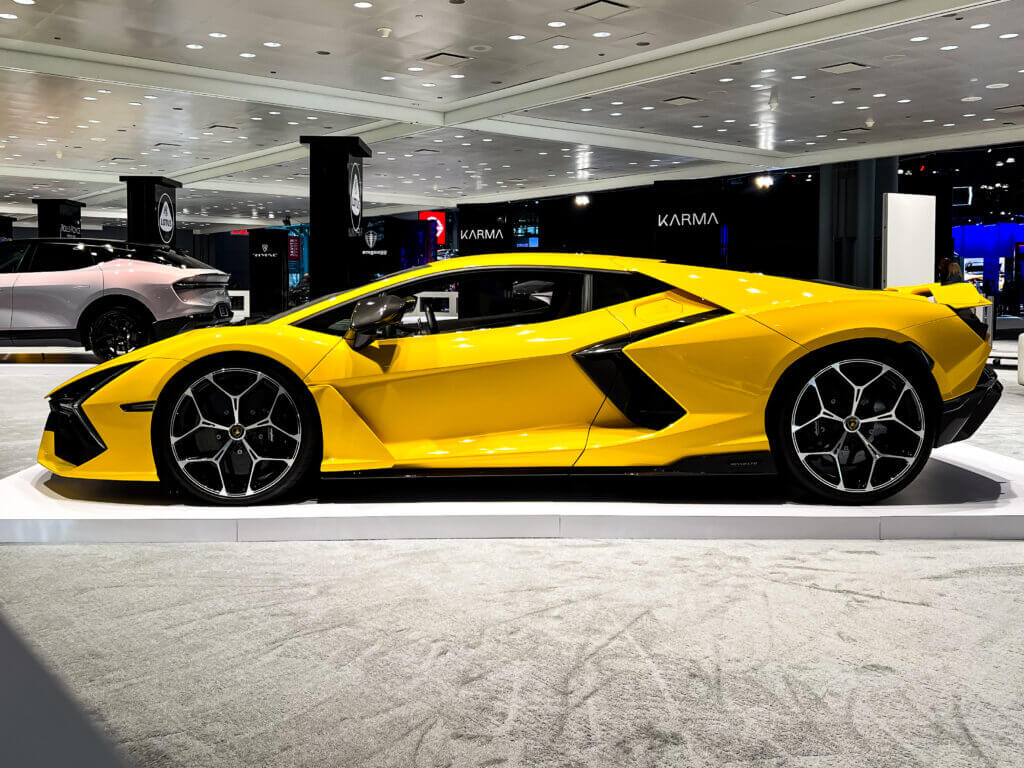 lamborghini - luxury cars