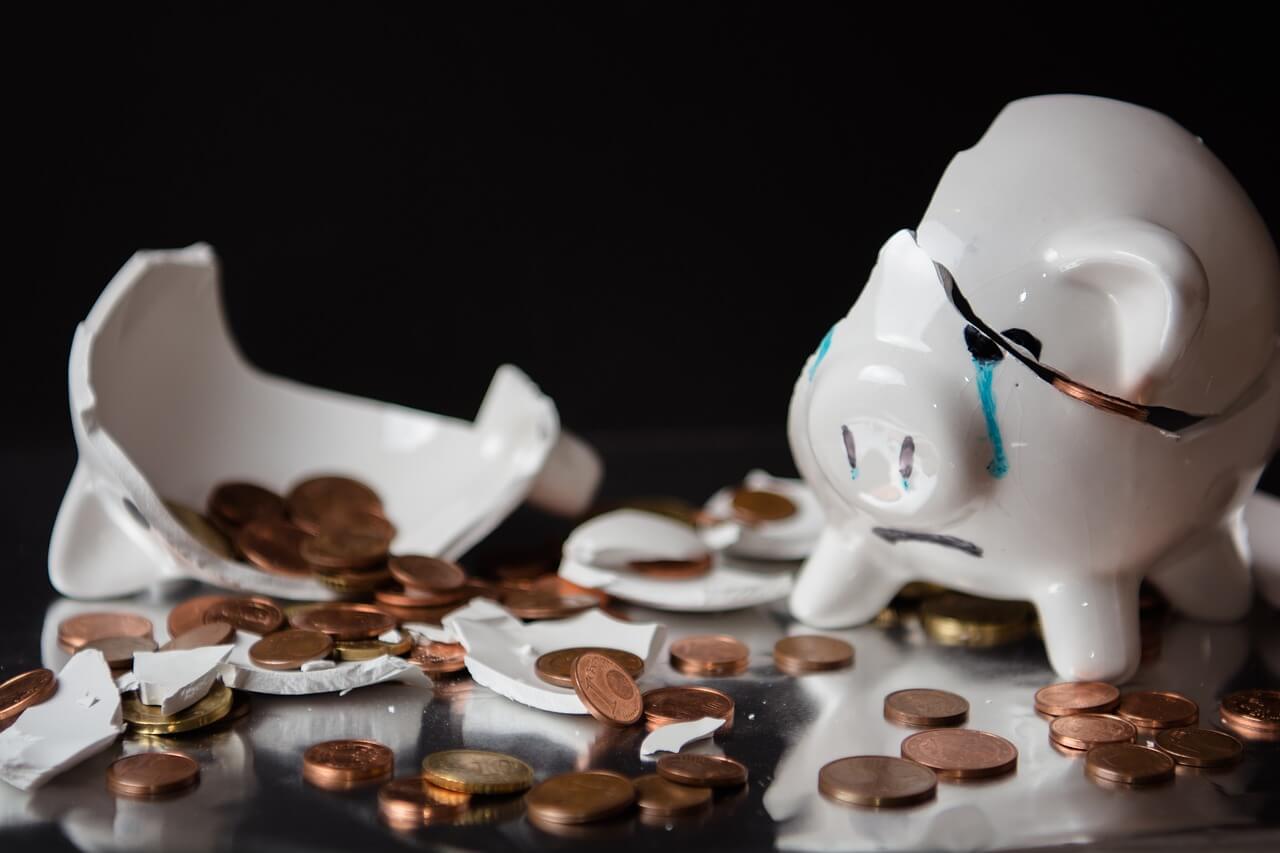 web-broken piggy bank money-4902545_1280 broken piggy bank,money, financial abuse